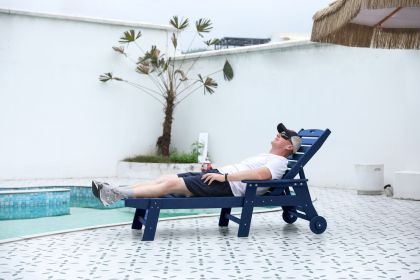 Lounge Chair Outdoor, Oversized Chaise Lounge Chair with 5 Positions, HDPE, Patio Lounge Chair with Wheels & Cup Holder for Pool, Deck, Poolside